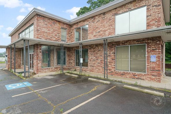 Office For Sale: 1500 Main St, Van Buren, AR 72956